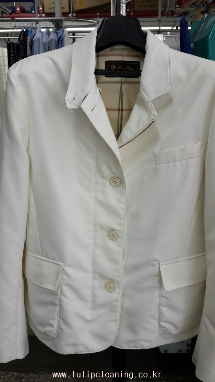 cd853a8bd192d7eb38f7fb742c41239b.jpg